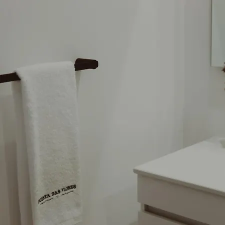 Quinta Flores Willa *